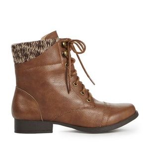 JustFab Lorei Combat Bootie Size 6
